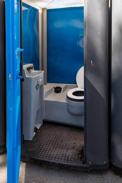 Portable Toilet Options We Offer in Clay, CA